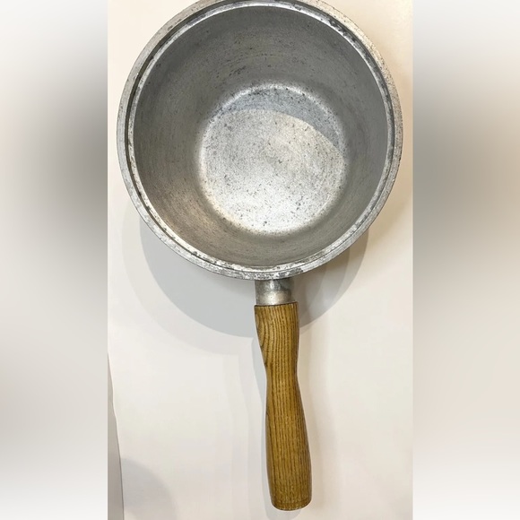 VINTAGE West Bend Country Forge Harvest Gold Heavy Aluminum Sauce Pot Pan 6 Cook - Picture 4 of 4